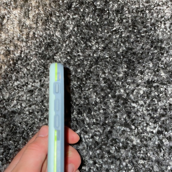 Lifeproof phone case - Picture 3 of 4